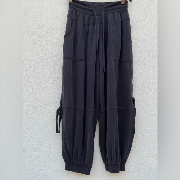 FP Movement Goldie Yoga Flow Drawstring Waistband Sweatpants in Brushed Black XS - Picture 5 of 10